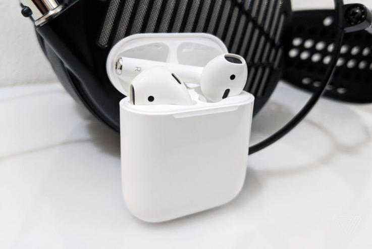 據(jù)傳蘋果將在10月底推出新款AirPods Pro耳機-鋒巢網(wǎng)