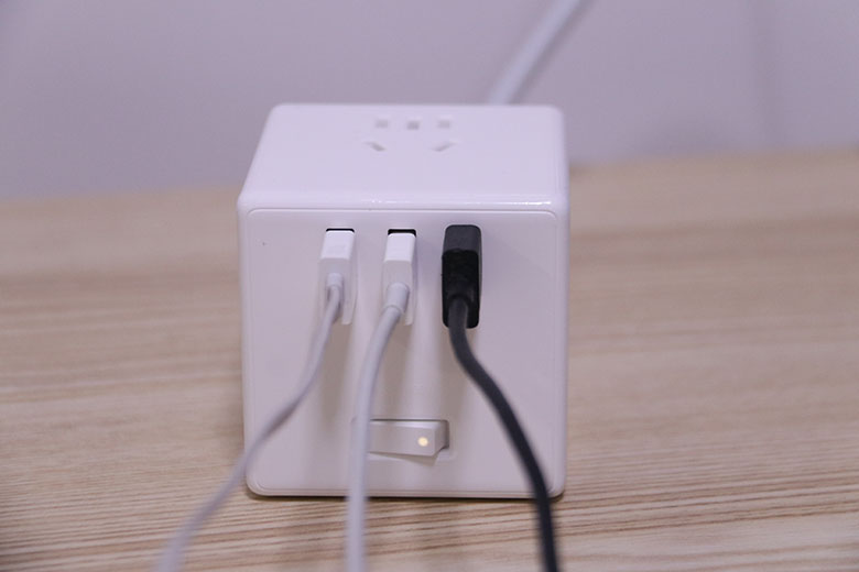 出差旅行神器 米家魔方轉換器一個就夠了！-鋒巢網