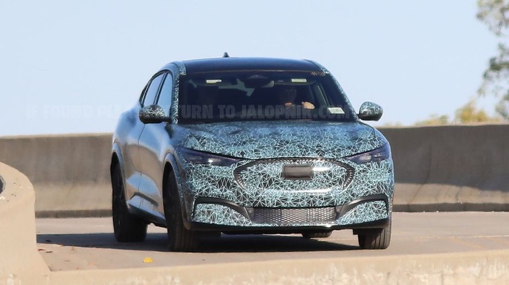 福特的全電動SUV有了一個官方名稱:Mustang Mach-E-鋒巢網