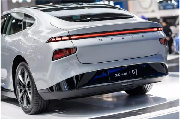 突破1.5萬!最強國產電動轎跑小鵬P7強勢來襲-鋒巢網