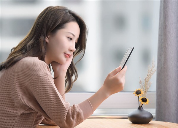 進(jìn)軍閱讀領(lǐng)域!小米多看電紙書上線,眾籌579即將開賣-鋒巢網(wǎng)