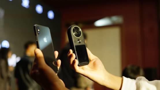 全球首款8K口袋全景相機，3998元蠻香-鋒巢網