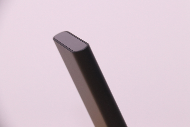 換個姿勢充電！小米立式無線充電器圖賞-鋒巢網