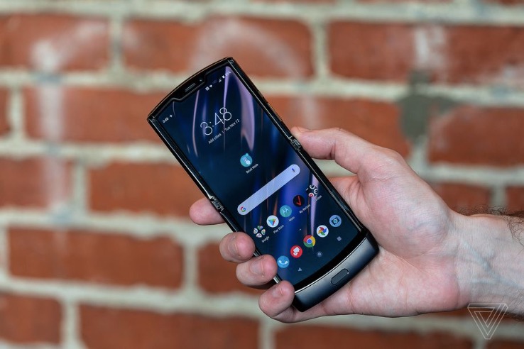 摩托羅拉由于高需求而略微推遲了Razr的預定和發布時間-鋒巢網