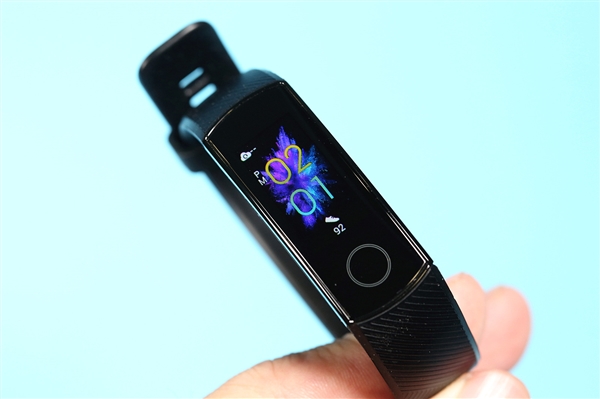 榮耀手環(huán)5 NFC版推出“門(mén)鑰匙”功能,有待考驗(yàn)-鋒巢網(wǎng)