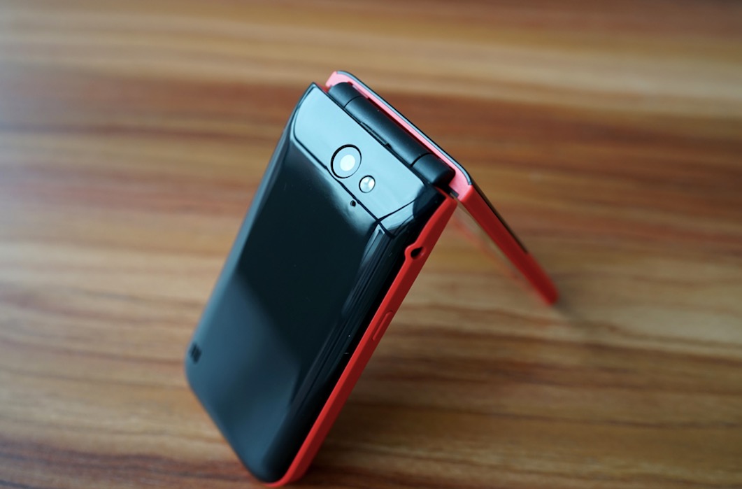 諾基亞2720 潮流復古翻蓋手機圖賞：內外雙屏 三網 4G-鋒巢網