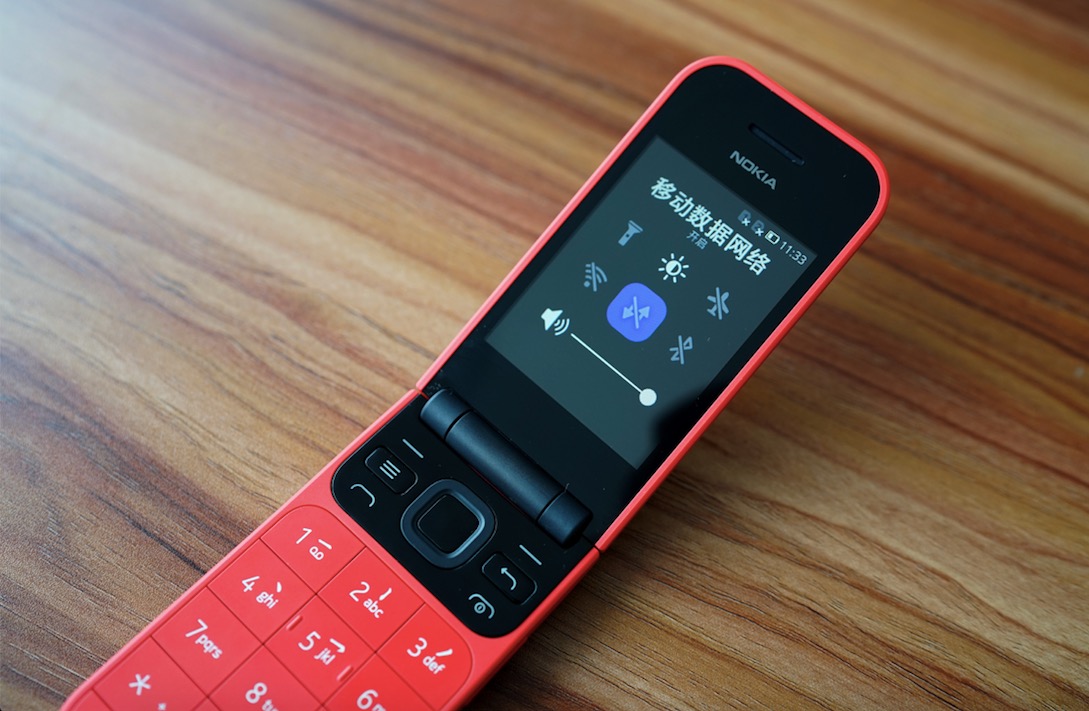 諾基亞2720 潮流復古翻蓋手機圖賞：內外雙屏 三網 4G-鋒巢網