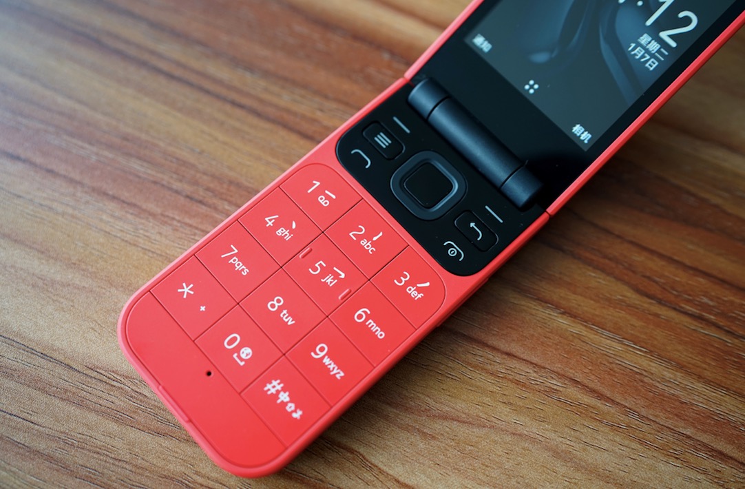 諾基亞2720 潮流復古翻蓋手機圖賞：內外雙屏 三網 4G-鋒巢網