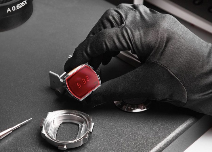 漢密爾頓將帶著原始的數字手表和OLED轉盤回來-鋒巢網