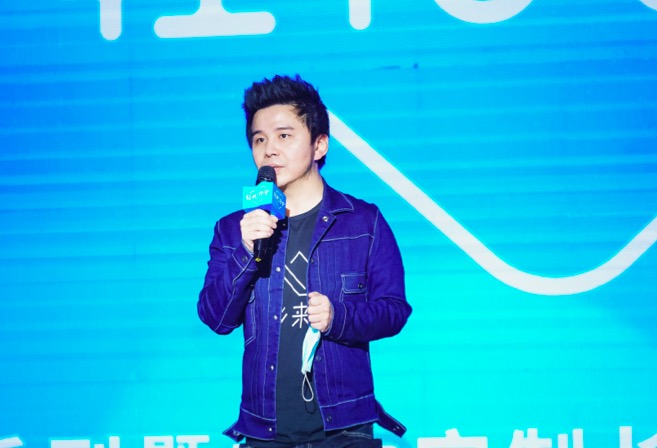 性價比之王!張科出任輕松集團CEO打造的首款長期重疾險產品,直播破200萬觀看-鋒巢網