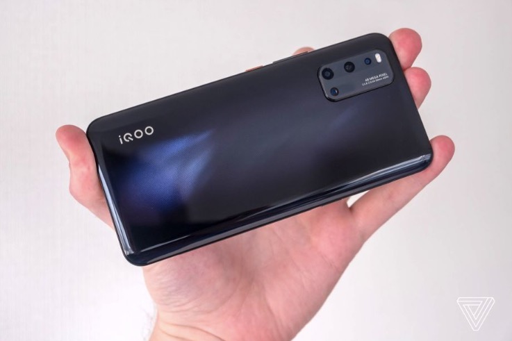 iQOO 3 5G是一款看起來不像游戲手機-鋒巢網