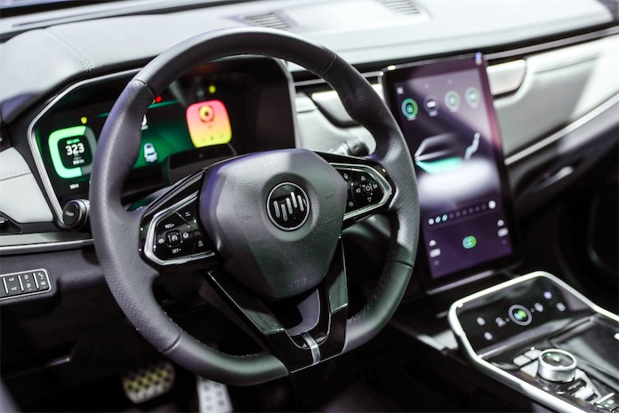 威馬EX5-Z亮相京城，潮流新車引爆主流-鋒巢網