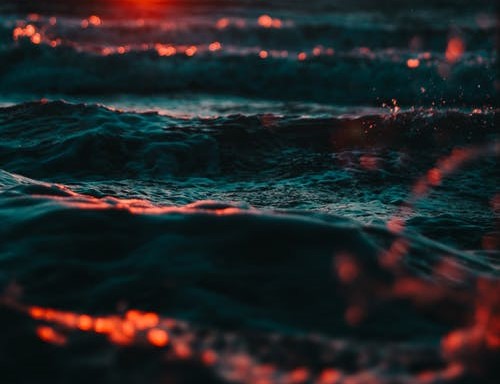 閱文風(fēng)波落幕：網(wǎng)絡(luò)文學(xué)應(yīng)該獨(dú)立存在還是服務(wù)于更大戰(zhàn)略？-鋒巢網(wǎng)