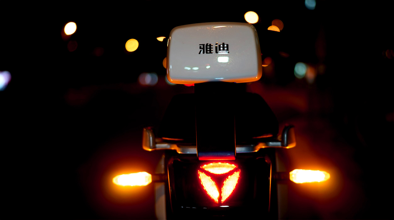 雅迪V1城市體驗(yàn):舒適輕便,騎行動(dòng)力更強(qiáng)-鋒巢網(wǎng)