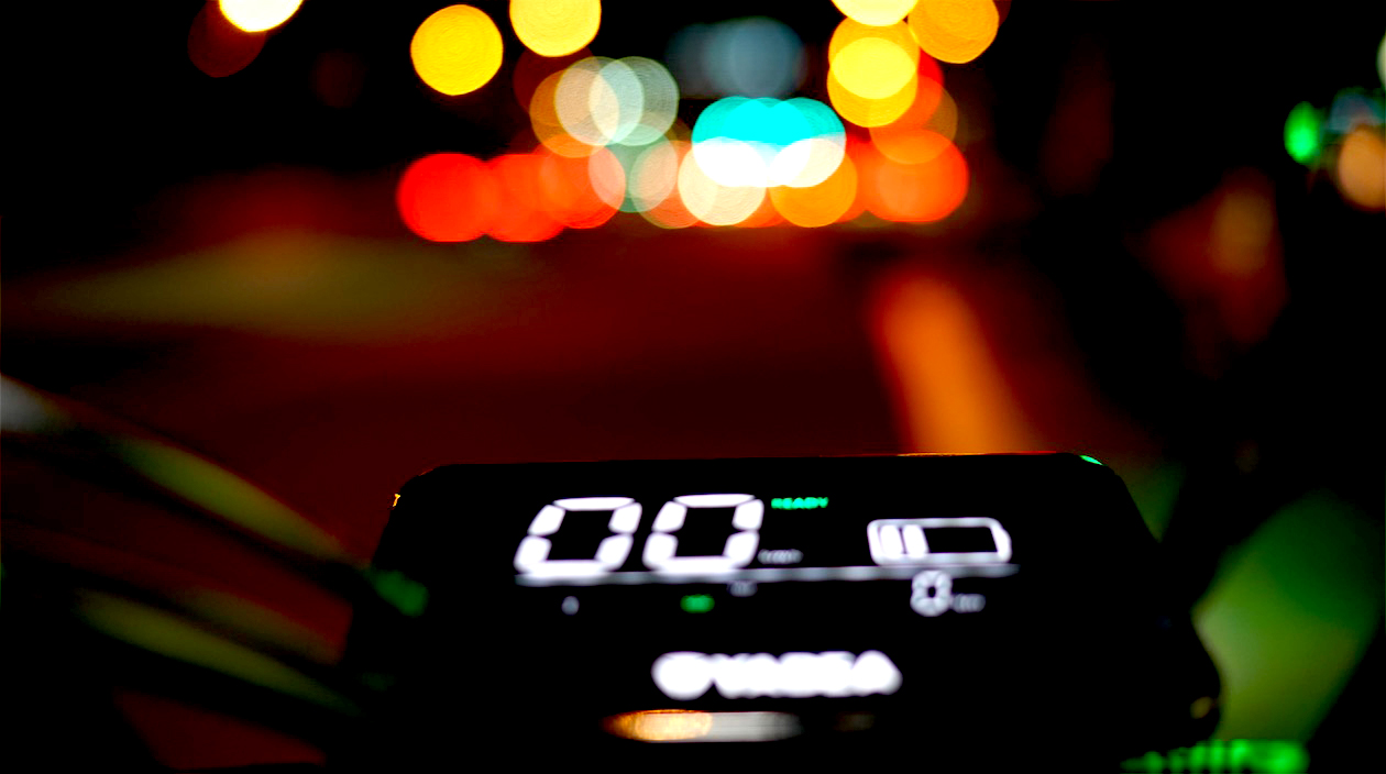 雅迪V1城市體驗(yàn)：舒適輕便，騎行動(dòng)力更強(qiáng)-鋒巢網(wǎng)