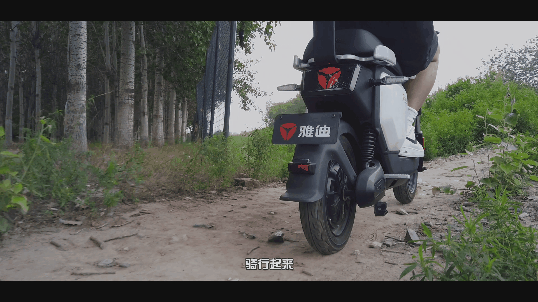 雅迪V1城市體驗(yàn):舒適輕便,騎行動(dòng)力更強(qiáng)-鋒巢網(wǎng)