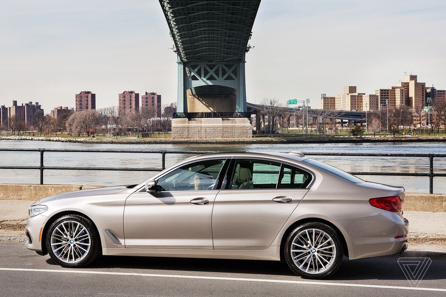 寶馬將生產(chǎn)全電動的5系、7系和X1-鋒巢網(wǎng)