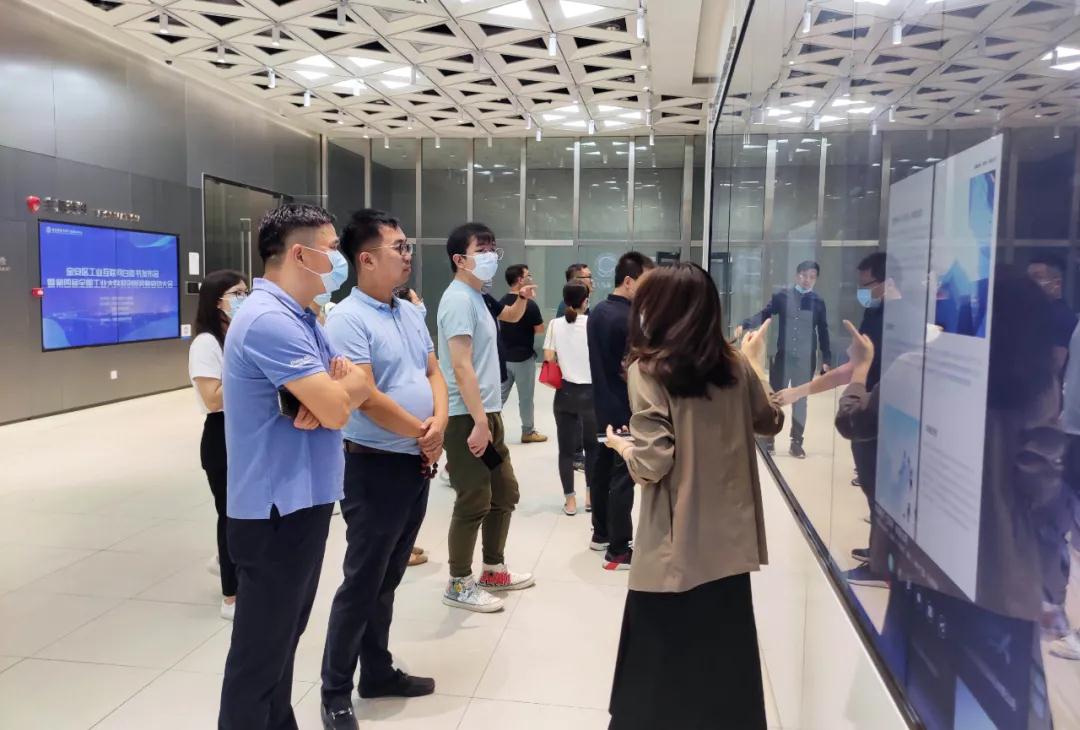 關愛老人計劃：Nokia?C3“一鍵”新守護上手圖賞-鋒巢網