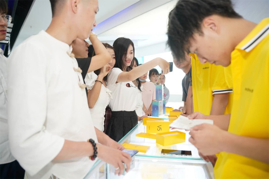 5G閃充奧利給，realme真我V5爆款養成指南-鋒巢網