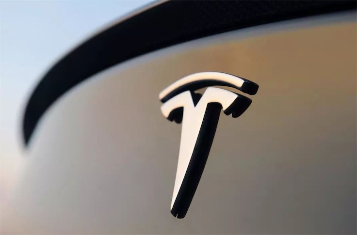 特斯拉認(rèn)定拼多多團購構(gòu)成轉(zhuǎn)賣 律師：車主應(yīng)向商家索賠-鋒巢網(wǎng)