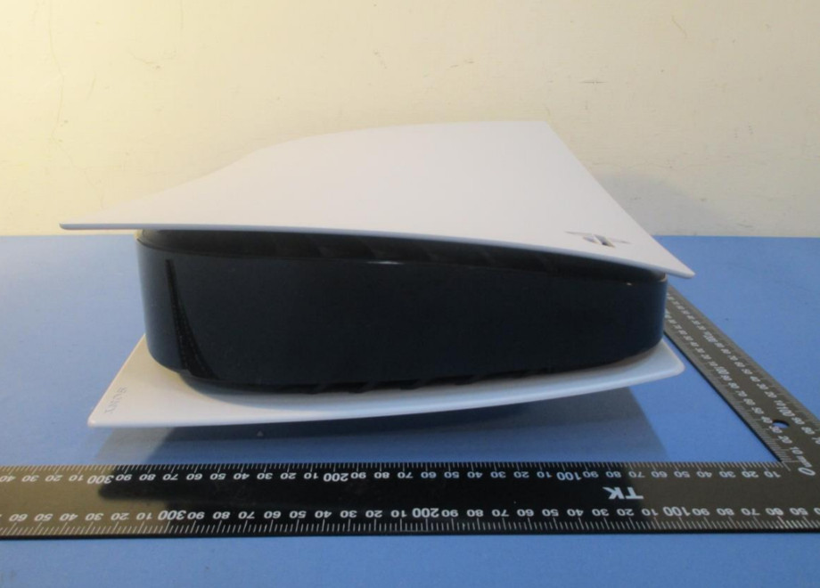 第一張PS5的照片顯示了索尼的下一代主機究竟有多大-鋒巢網