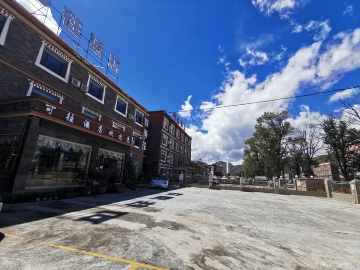 特斯拉打通成都-拉薩充電路線-鋒巢網