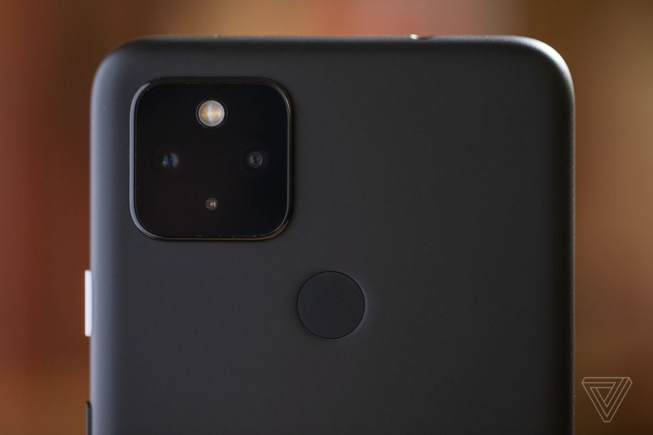 谷歌莫名其妙地剝奪了Pixel手機(jī)的廣角天體攝影功能-鋒巢網(wǎng)