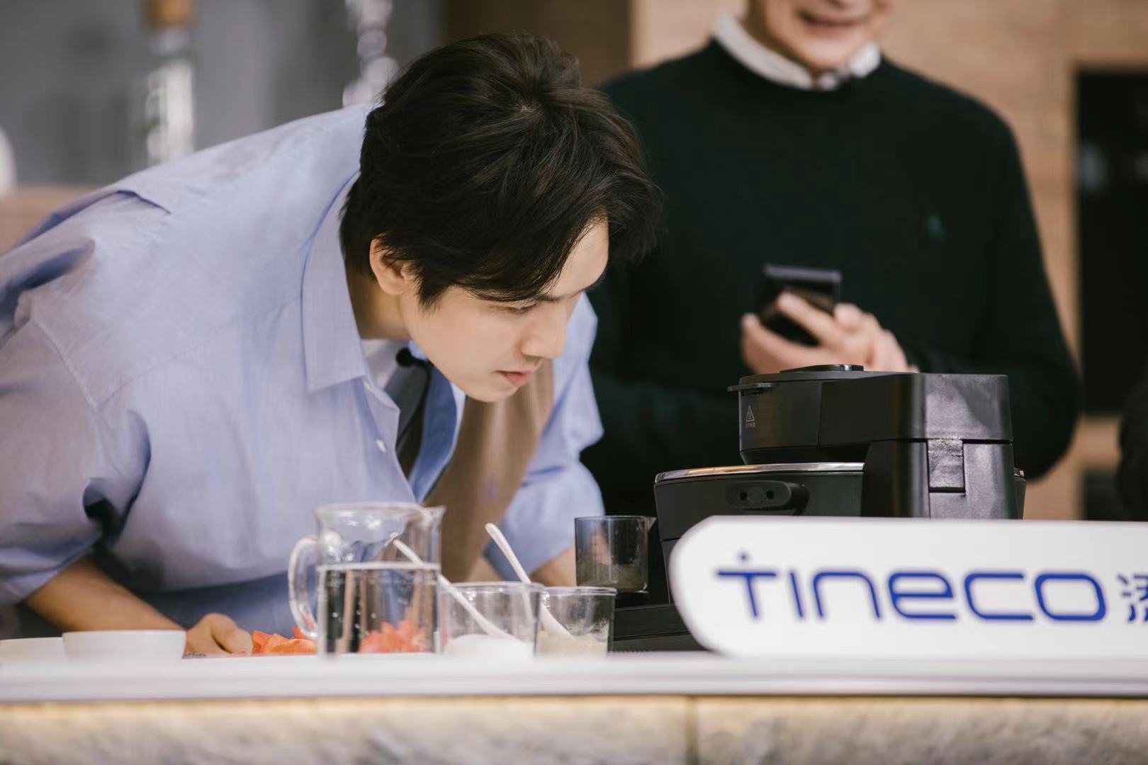 年輕人的生活復興,從一臺“會思考”的智能料理機食萬開始-鋒巢網