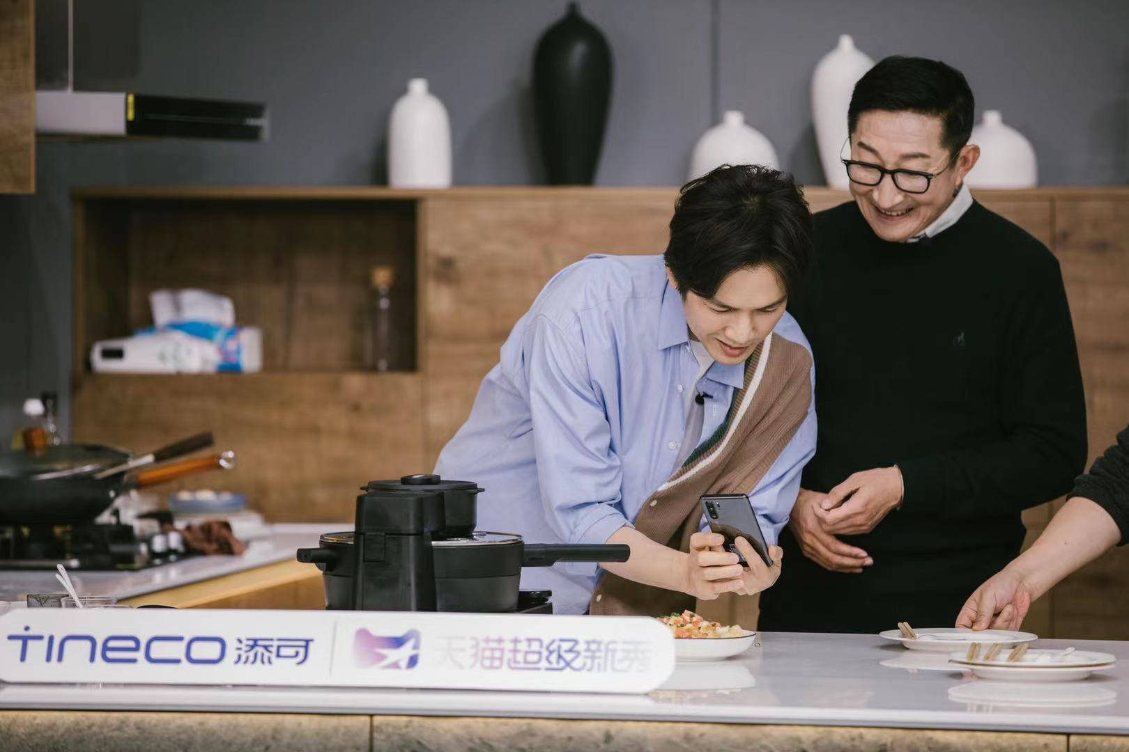 年輕人的生活復興,從一臺“會思考”的智能料理機食萬開始-鋒巢網