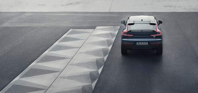 沃爾沃的第二款電動汽車將是瘦身后的C40充電站-鋒巢網