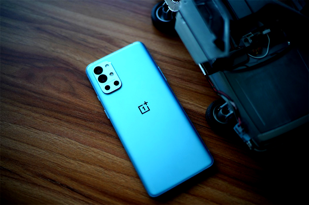 一加9R體驗：獨創手游肩鍵，讓你停不下來的游戲沉浸感-鋒巢網