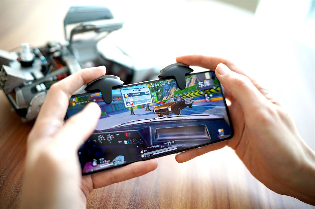 一加9R體驗：獨創手游肩鍵，讓你停不下來的游戲沉浸感-鋒巢網