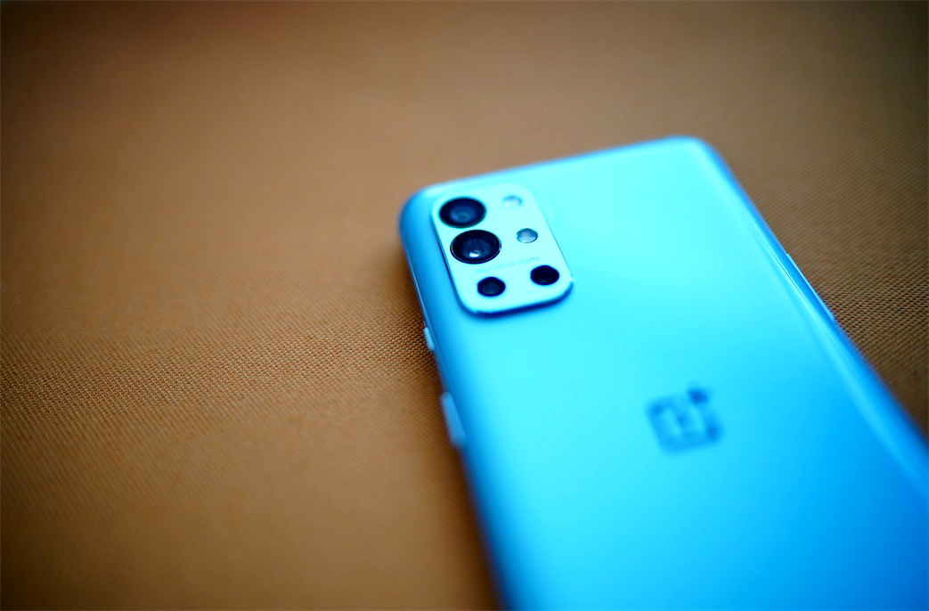 一加9R體驗：獨創手游肩鍵，讓你停不下來的游戲沉浸感-鋒巢網