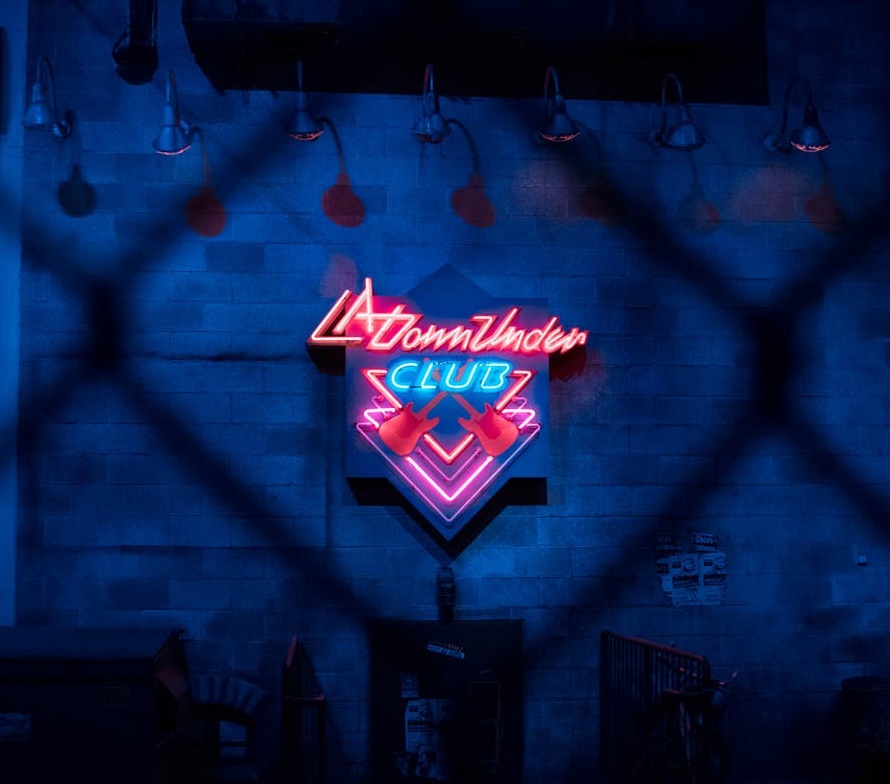 為什么國產手機越來越「貴」？-鋒巢網