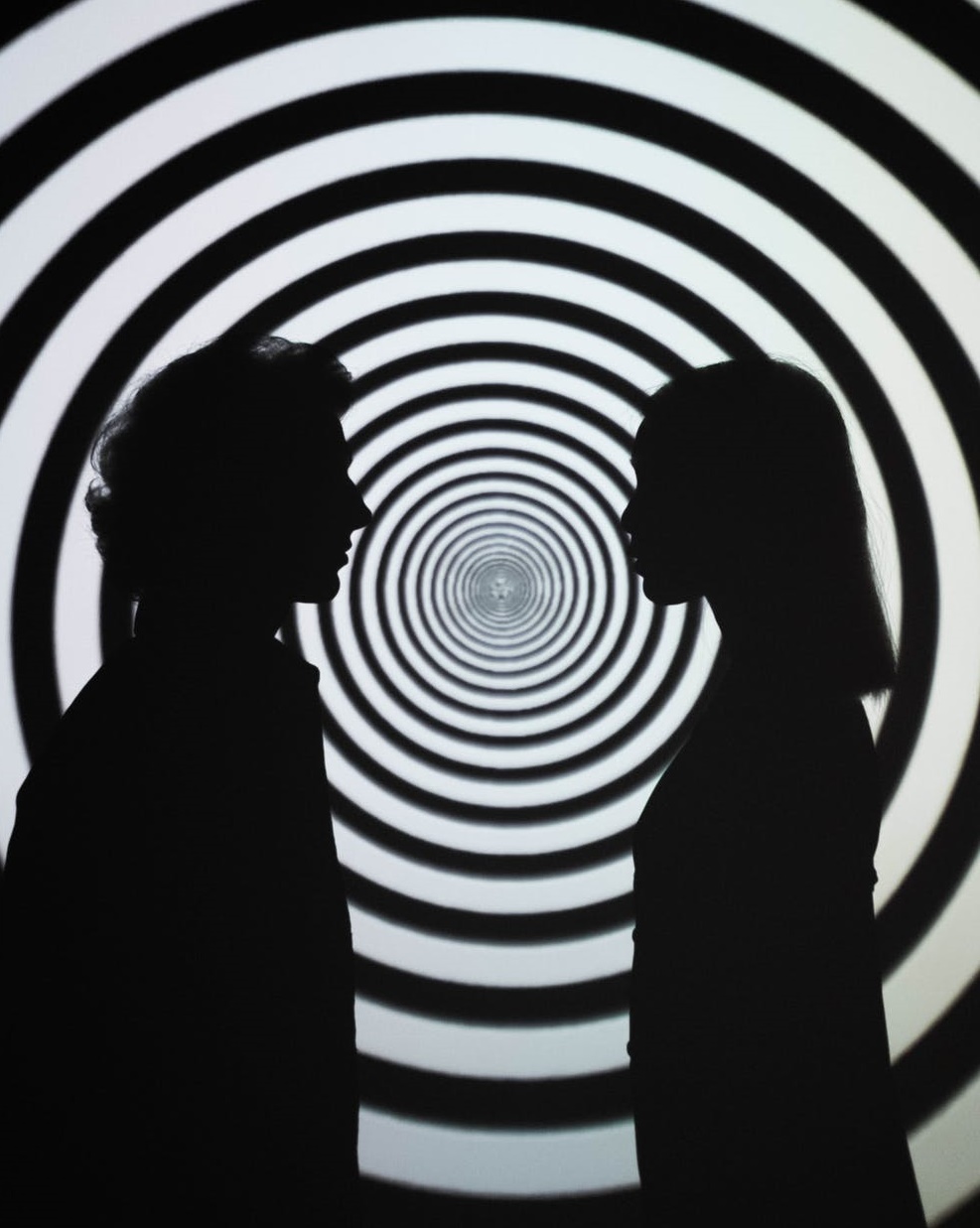 年輕人開始“反算法”-鋒巢網