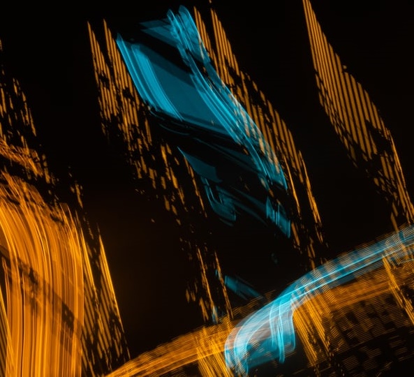 互聯網在上，企業家在下-鋒巢網