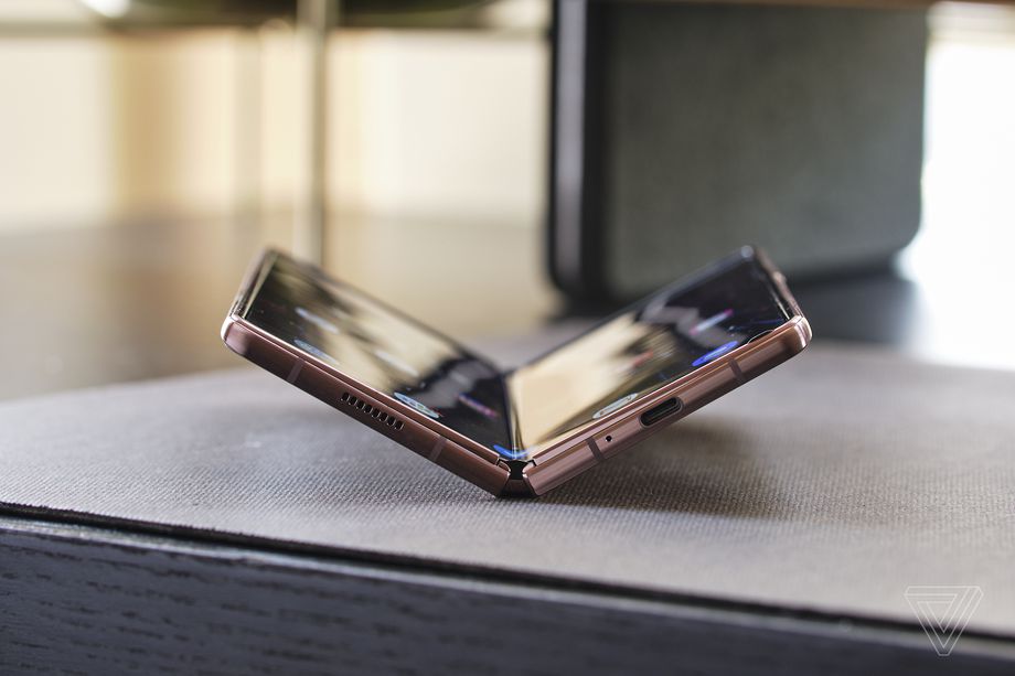 谷歌的首款可折疊Pixel顯然仍將在2021年發(fā)布-鋒巢網(wǎng)