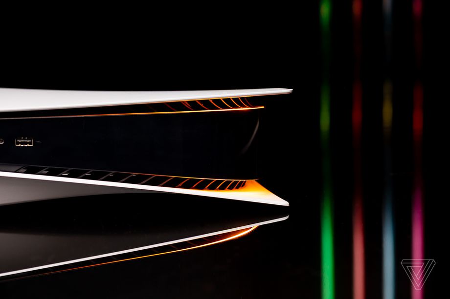 索尼新的日本版PS5數(shù)字版不可思議地輕了三分之二磅-鋒巢網(wǎng)