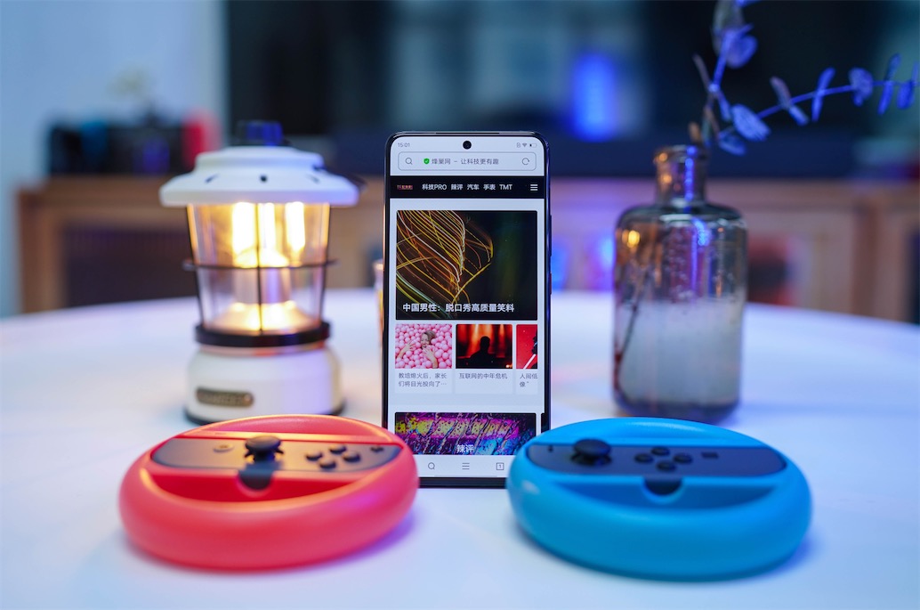 iQOO 8實測上手體驗：王者歸來，從不高調(diào)-鋒巢網(wǎng)