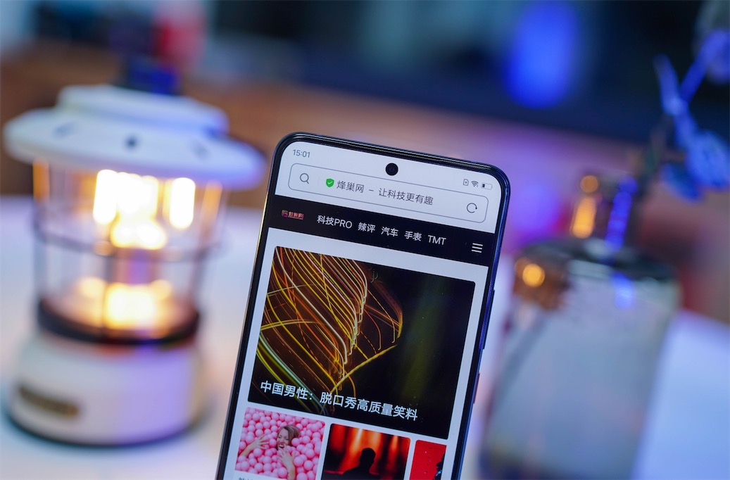 iQOO 8實測上手體驗：王者歸來，從不高調(diào)-鋒巢網(wǎng)