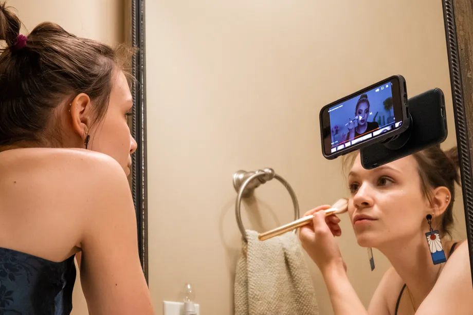 GorillaPod的制造者制作了一個MagSafe三腳架-鋒巢網