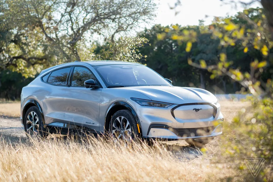 福特公布了在美國建立大型電動汽車和電池工廠的計劃-鋒巢網