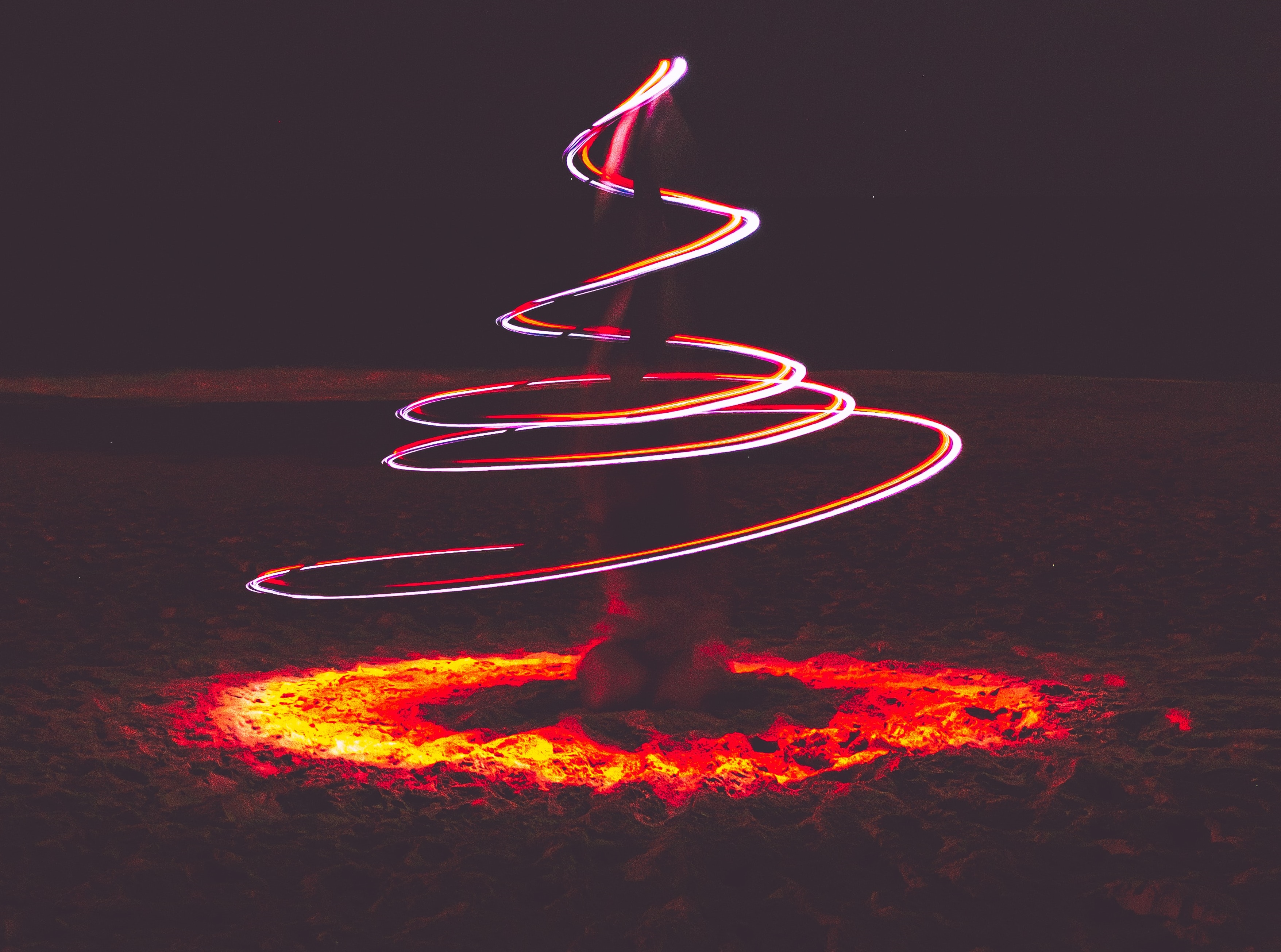 瘋狂的汽車芯片：斷供、搶貨、黑市買賣-鋒巢網